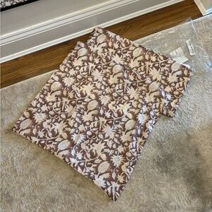 NWT Amazon Neutral/Beige Floral Pillow Cases 18x18 Set of 2